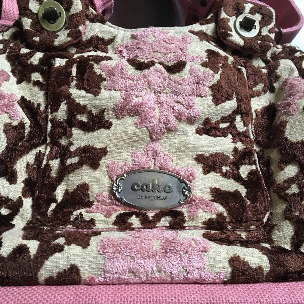 Petunia Pickle Bottom PPB Cake Diaper Bag